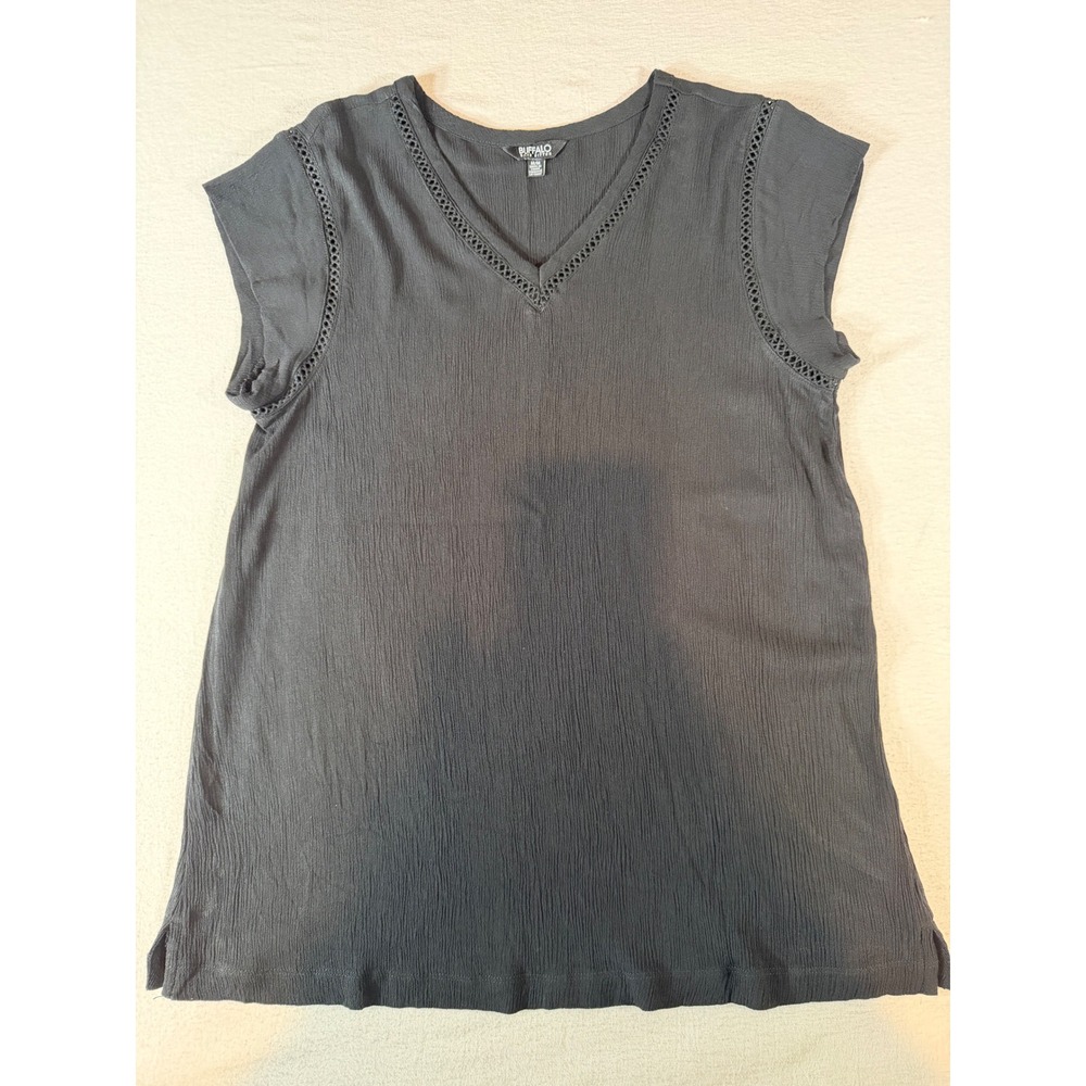 Buffalo David Bitton Black Crinkle Gauze V-Neck Top Crochet Trim Cap Sleeve M